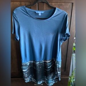 Simply Vera size large blue top.